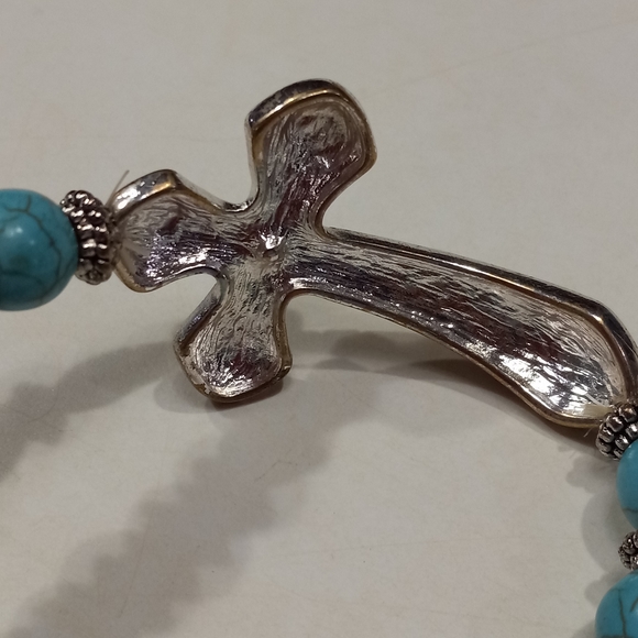 Gypsy Jewels Simulated Turquoise Sideways Silvertone Cross Stretch Bracelet - Picture 3 of 6